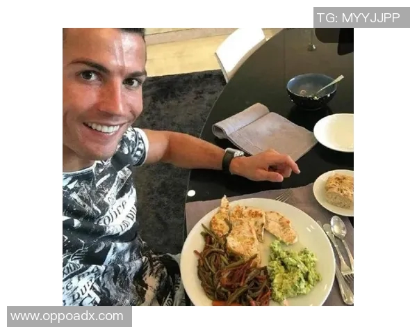 足球球星吃泡面背后的故事 揭示明星们的平民饮食与日常生活 足球球星吃泡面背后的故事 揭示明星们的平民饮食与日常生活