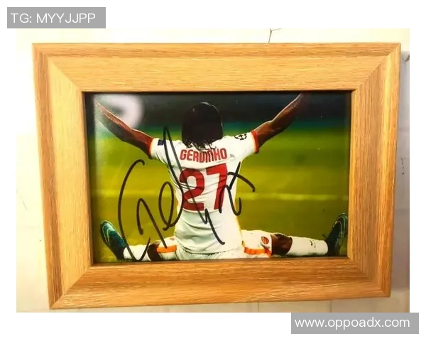 足球球星亲自签名赠送球迷珍贵纪念品背后的故事 足球球星亲自签名赠送球迷珍贵纪念品背后的故事