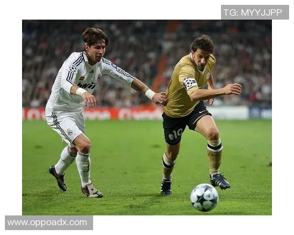 男足球星代签活动火热开展,粉丝热情高涨见证球迷与偶像亲密接触 男足球星代签活动火热开展,粉丝热情高涨见证球迷与偶像亲密接触